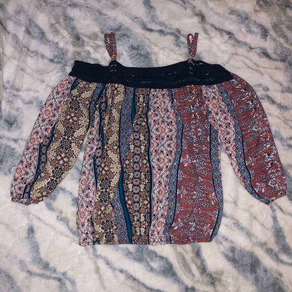 Off shoulder top - Picture 1 of 5